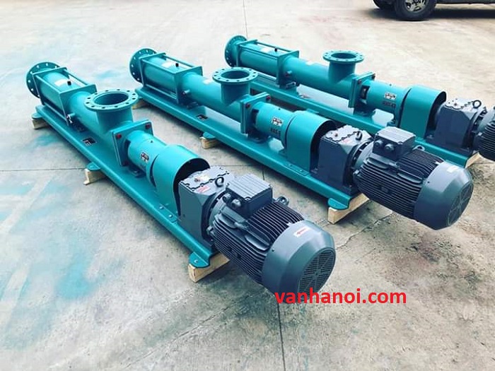 bom_thuy_luc_truc_vit