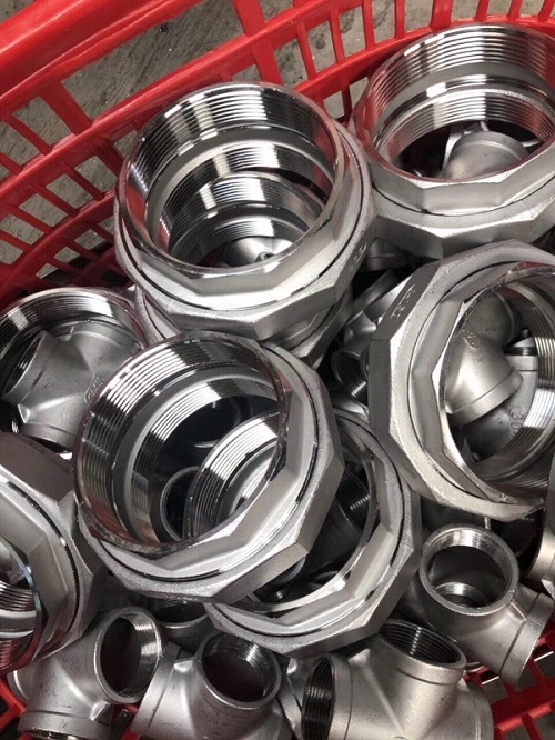 Rắc co inox 201 nối ren trong.